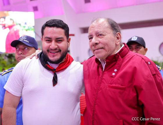 Entrega del Hospital Sandino Nuevo Amanecer en saludo al General de Hombres y Mujeres Libres