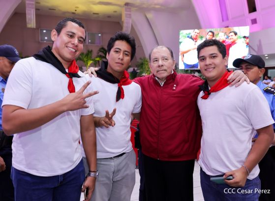 Entrega del Hospital Sandino Nuevo Amanecer en saludo al General de Hombres y Mujeres Libres