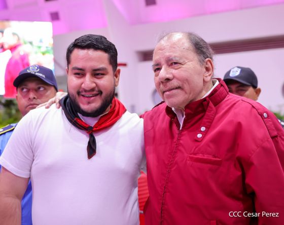Entrega del Hospital Sandino Nuevo Amanecer en saludo al General de Hombres y Mujeres Libres