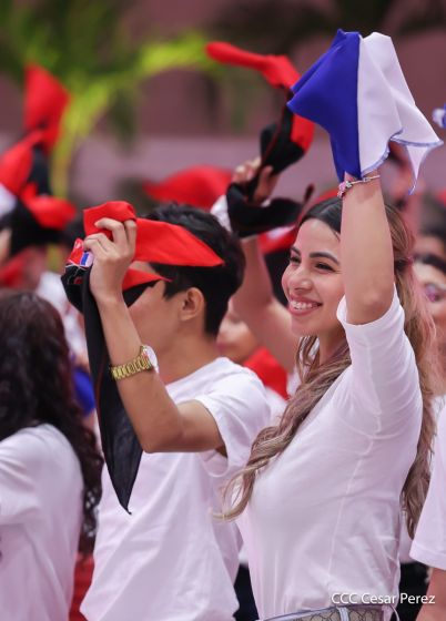 Entrega del Hospital Sandino Nuevo Amanecer en saludo al General de Hombres y Mujeres Libres