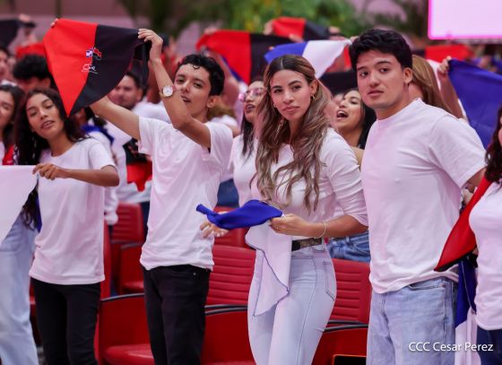 Entrega del Hospital Sandino Nuevo Amanecer en saludo al General de Hombres y Mujeres Libres
