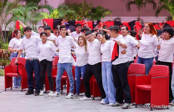 Entrega del Hospital Sandino Nuevo Amanecer en saludo al General de Hombres y Mujeres Libres