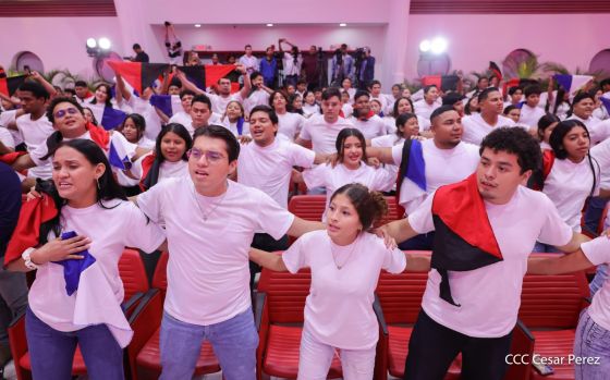 Entrega del Hospital Sandino Nuevo Amanecer en saludo al General de Hombres y Mujeres Libres