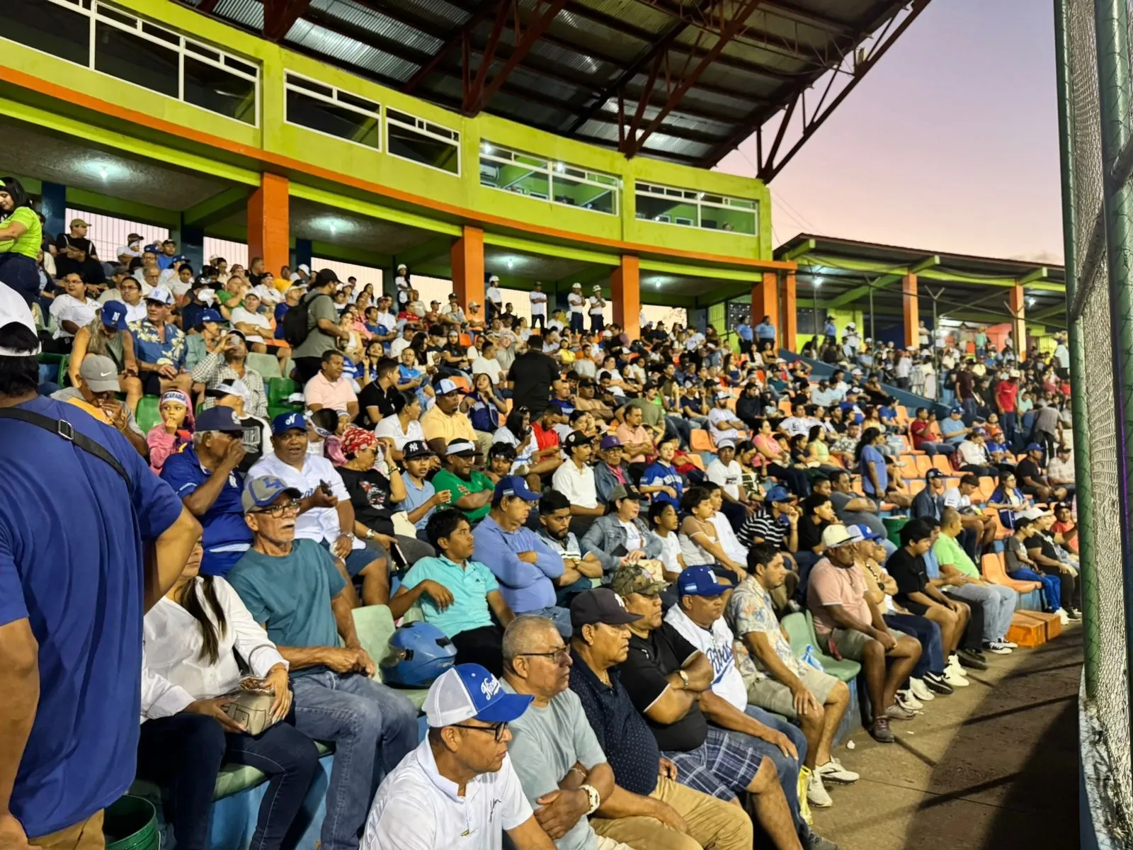 Estadio Yamil Ríos Ugarte recibe la intensidad del béisbol entre Nicaragua y Cuba
