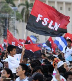 Daniel y Rosario celebran el 35/19 en Plaza La Fé