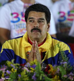Daniel y Rosario celebran el 35/19 en Plaza La Fé