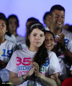 Daniel y Rosario celebran el 35/19 en Plaza La Fé