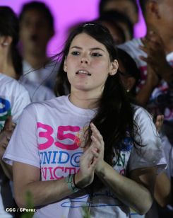 Daniel y Rosario celebran el 35/19 en Plaza La Fé