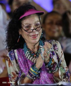 Daniel y Rosario celebran el 35/19 en Plaza La Fé