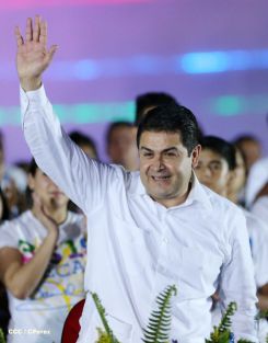 Daniel y Rosario celebran el 35/19 en Plaza La Fé