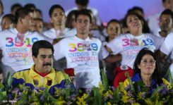 Daniel y Rosario celebran el 35/19 en Plaza La Fé
