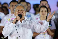 Daniel y Rosario celebran el 35/19 en Plaza La Fé