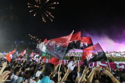 Daniel y Rosario celebran el 35/19 en Plaza La Fé