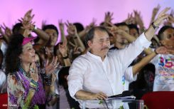 Daniel y Rosario celebran el 35/19 en Plaza La Fé