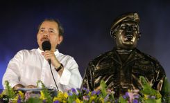 Daniel y Rosario celebran el 35/19 en Plaza La Fé