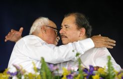 Daniel y Rosario celebran el 35/19 en Plaza La Fé