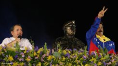 Daniel y Rosario celebran el 35/19 en Plaza La Fé