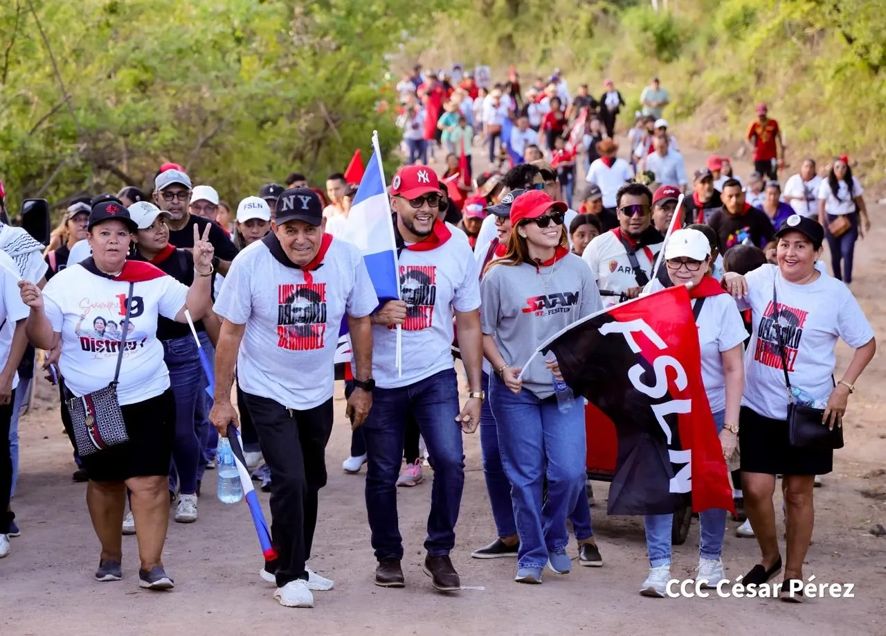 Multitudinaria caminata recuerda la histórica toma del Fortín de Acosasco en León