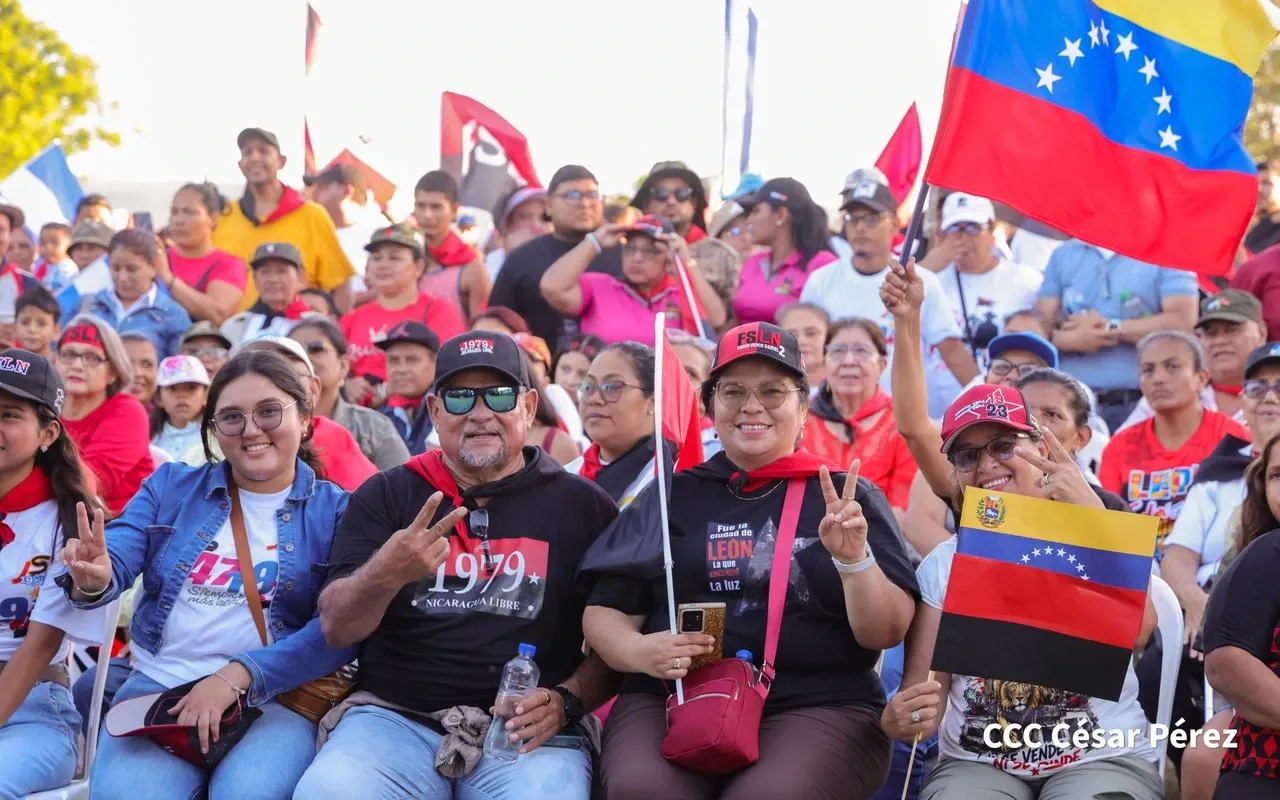 Multitudinaria caminata recuerda la histórica toma del Fortín de Acosasco en León