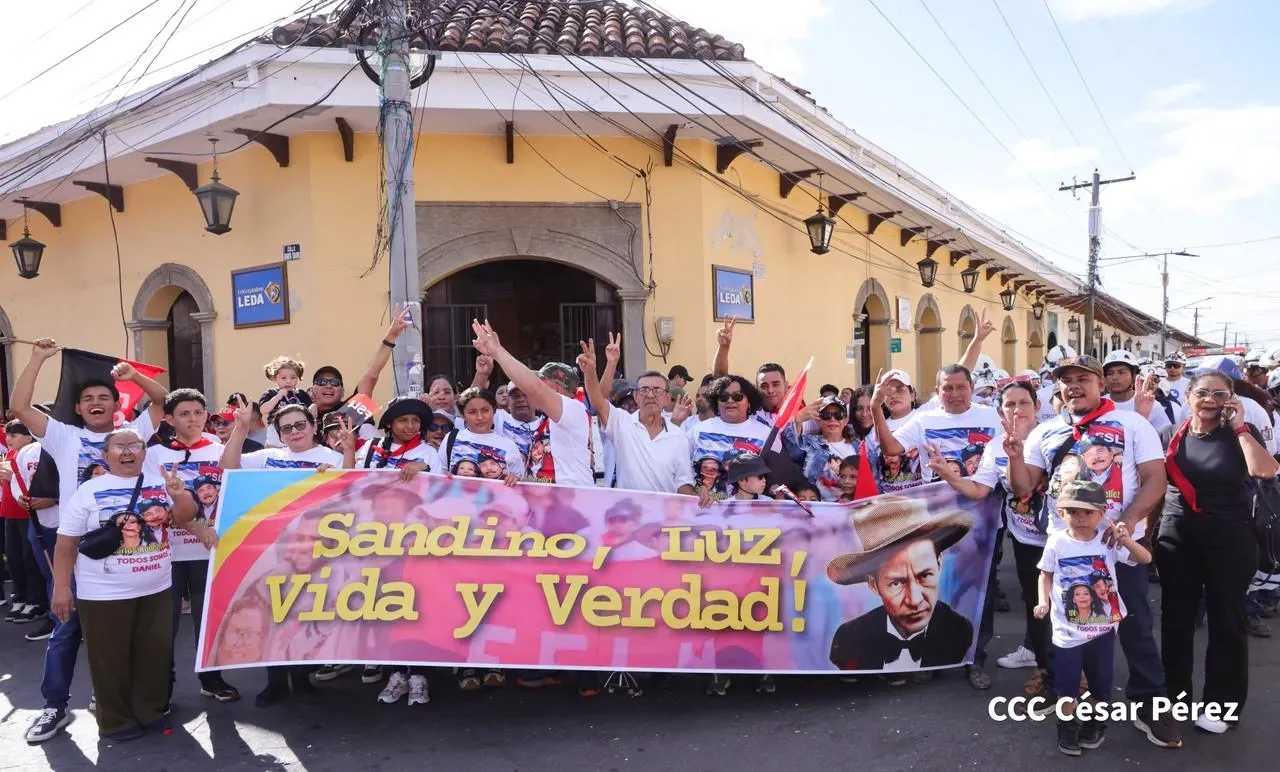 Multitudinaria caminata recuerda la histórica toma del Fortín de Acosasco en León