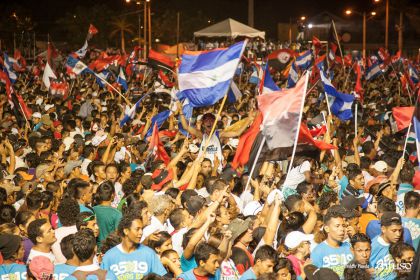 Daniel y Rosario celebran el 35/19 en Plaza La Fé