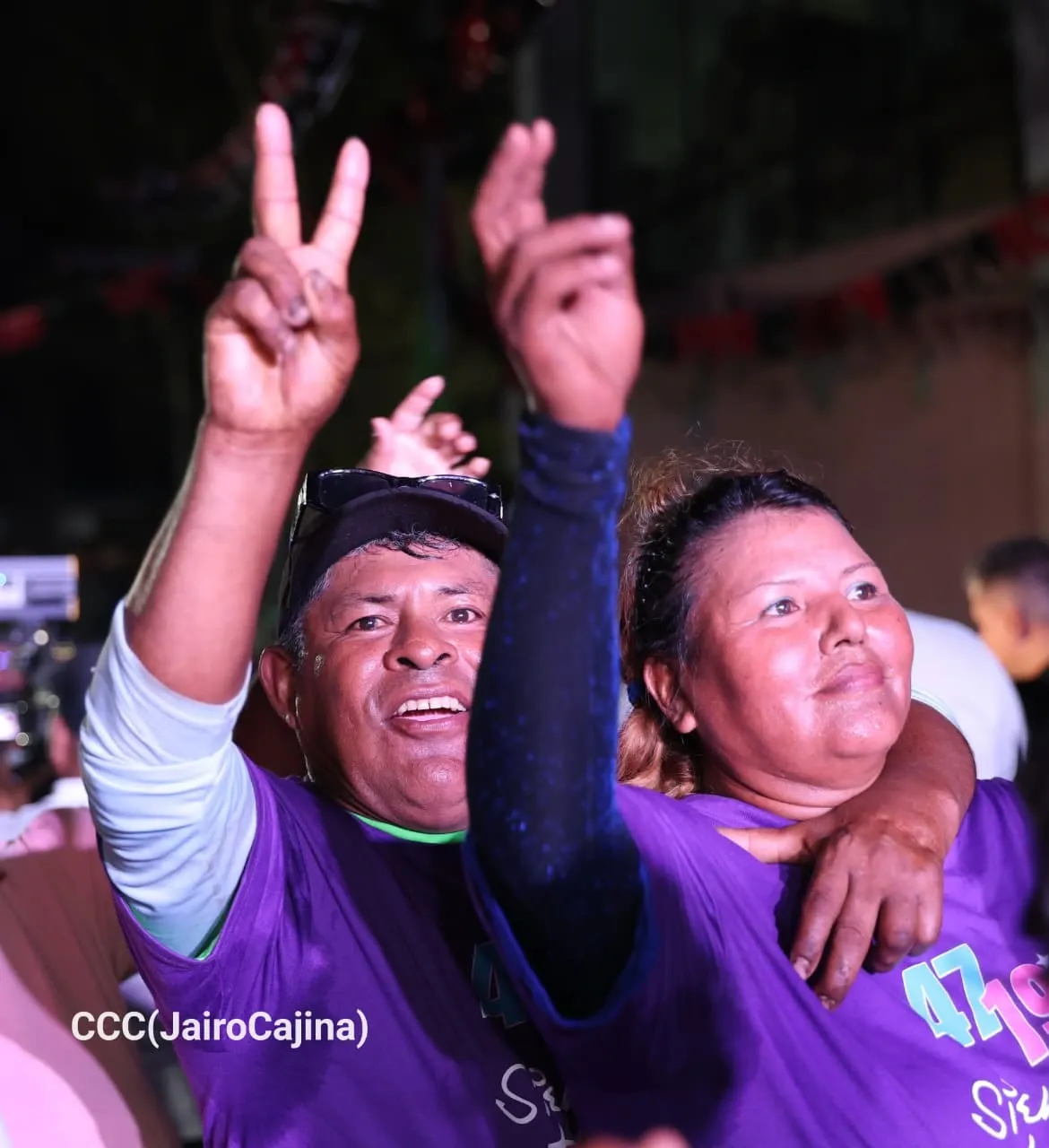 Familias protagonizan vigilias por el 47.° aniversario de la Revolución