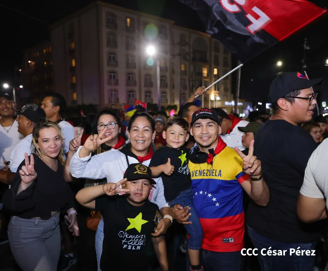 Familias protagonizan vigilias por el 47.° aniversario de la Revolución