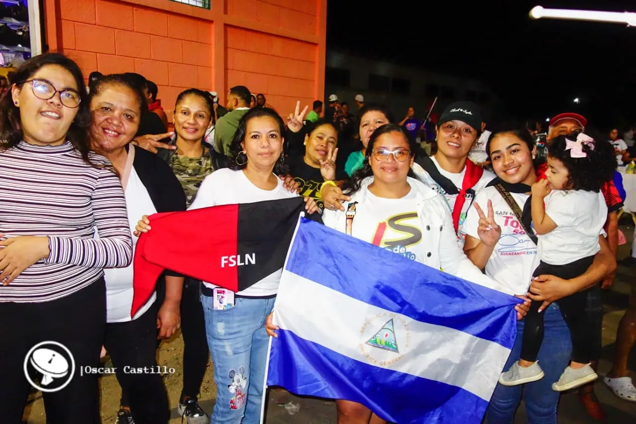 Familias protagonizan vigilias por el 47.° aniversario de la Revolución