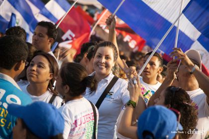 Daniel y Rosario celebran el 35/19 en Plaza La Fé