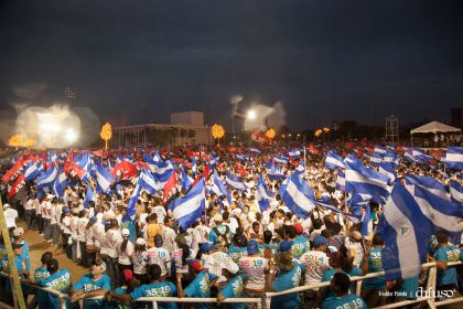Daniel y Rosario celebran el 35/19 en Plaza La Fé