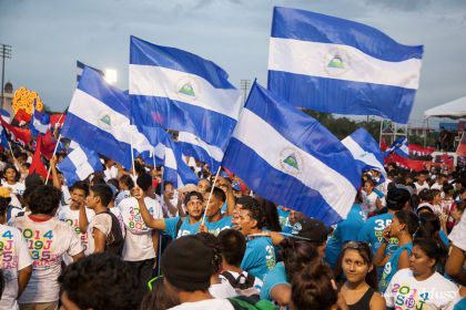 Daniel y Rosario celebran el 35/19 en Plaza La Fé
