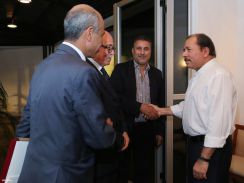 Comandante-Presidente Daniel se reúne con representante del presidente Mahmoud Abbas