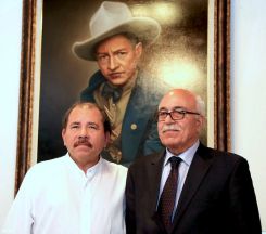 Comandante-Presidente Daniel se reúne con representante del presidente Mahmoud Abbas
