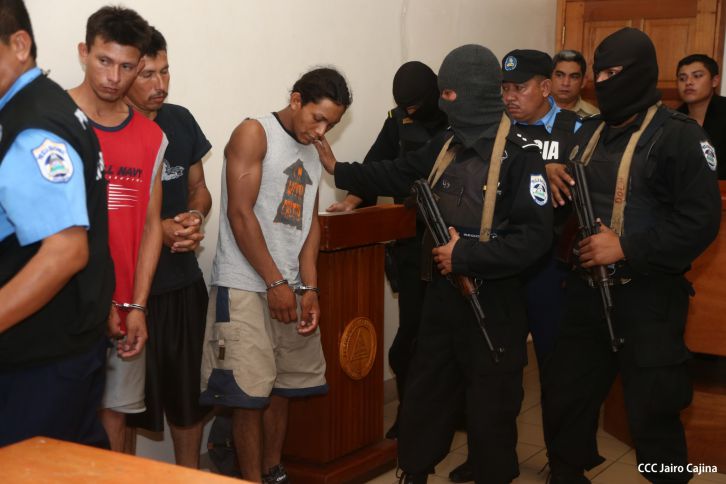 Fiscalía introduce acusación contra sospechosos de cobarde masacre