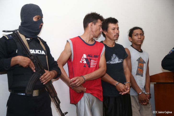 Fiscalía introduce acusación contra sospechosos de cobarde masacre