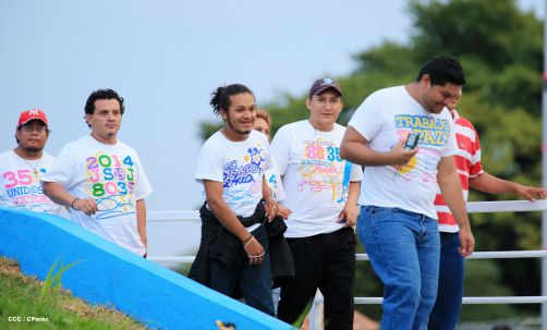 Familias disfrutan la belleza y creatividad del Paseo Xolotlán