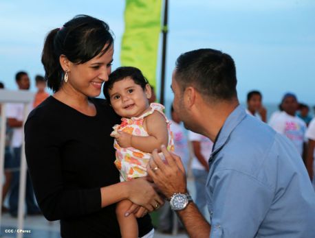 Familias disfrutan la belleza y creatividad del Paseo Xolotlán