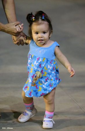 Familias disfrutan la belleza y creatividad del Paseo Xolotlán