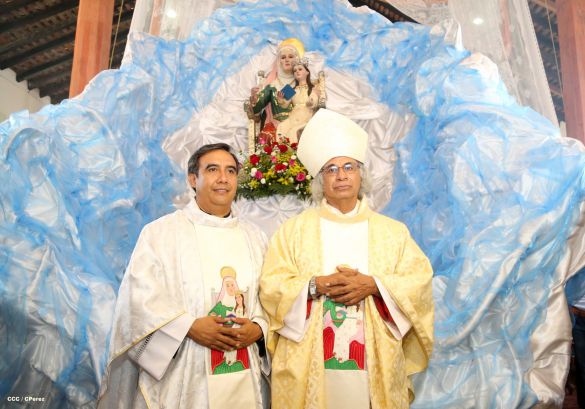 Cardenal Brenes celebra a Santa Ana en Niquinohomo