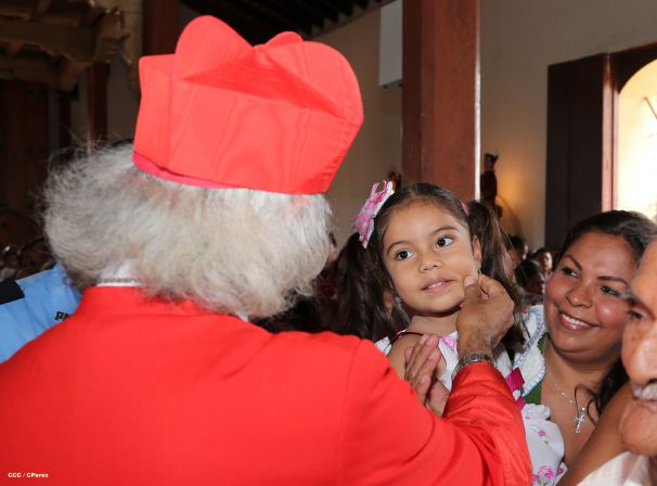 Cardenal Brenes celebra a Santa Ana en Niquinohomo