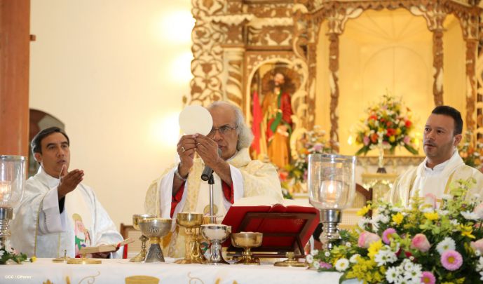 Cardenal Brenes celebra a Santa Ana en Niquinohomo