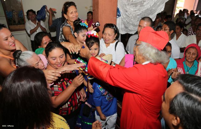 Cardenal Brenes celebra a Santa Ana en Niquinohomo