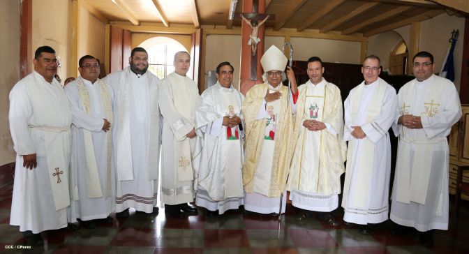 Cardenal Brenes celebra a Santa Ana en Niquinohomo