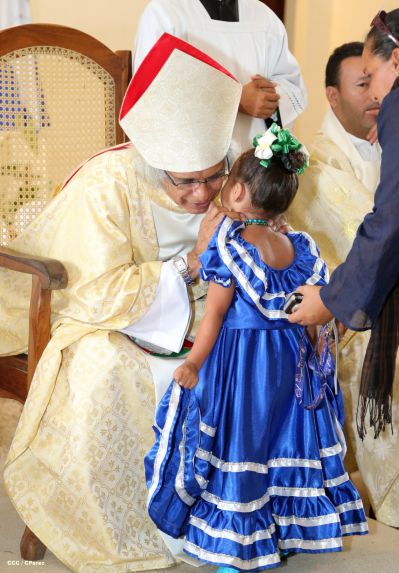 Cardenal Brenes celebra a Santa Ana en Niquinohomo