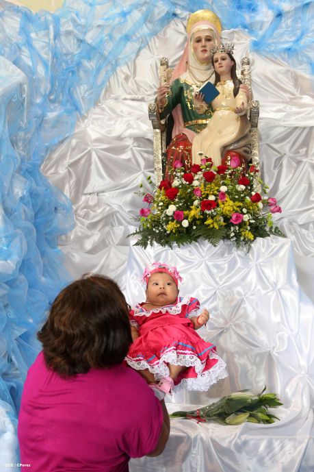 Cardenal Brenes celebra a Santa Ana en Niquinohomo