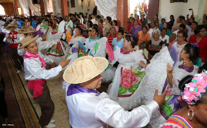 Cardenal Brenes celebra a Santa Ana en Niquinohomo