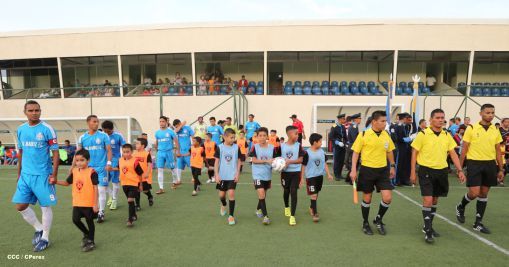 Triunfal debut rojinegro