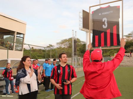 Triunfal debut rojinegro