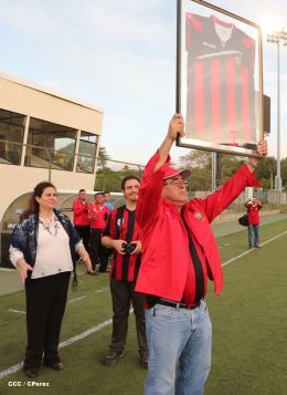 Triunfal debut rojinegro