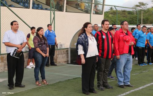 Triunfal debut rojinegro